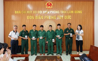'Hành trình Từ Trái Tim' mang niềm vui đến chiến sĩ vùng biên giới