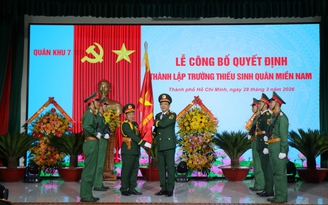 Bộ Quốc phòng trao Quân kỳ Quyết thắng cho Trường Thiếu sinh quân miền Nam