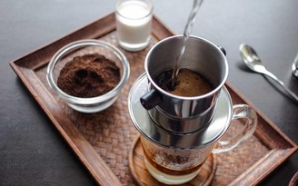 Ngày mới với tin tức sức khỏe: Lợi ích của uống cà phê và tập thể dục