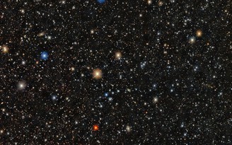 Manh mối về ánh sáng đầu tiên của vũ trụ