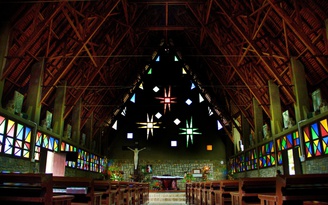 Nhà thờ Cam Ly - Khi Chúa và Yàng cùng chung một mái nhà