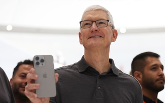 CEO Apple tiết lộ sự thật kinh hoàng về việc lướt điện thoại mỗi ngày