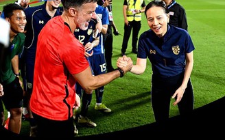 HLV Hudson sung sướng vì đội tuyển Thái Lan ‘thoát hiểm’, Madam Pang hành động rất bất ngờ