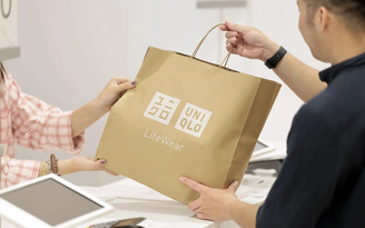 UNIQLO Việt Nam sắp thu 2.000 đồng/túi giấy