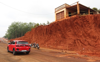 Yêu cầu tạm dừng thi công, phòng ngừa sạt lở sau phản ánh của Báo Thanh Niên