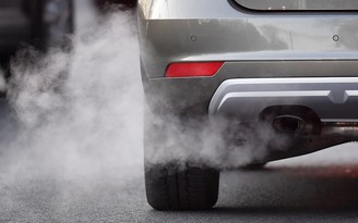 Màu khói từ ống xả ô tô, xe máy báo hiệu điều gì?
