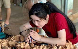 Hotgirl ở Đà Nẵng 'độc chiếm ngôi vị', làm cái nghề thường không dành cho nữ