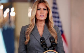 Đệ nhất phu nhân Mỹ phủ nhận có quan hệ với tỉ phú ấu dâm Epstein