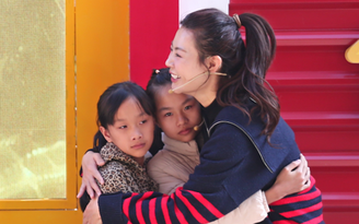 Thanh Hương phản ứng với MC, dùng toàn bộ cát sê làm điều đặc biệt