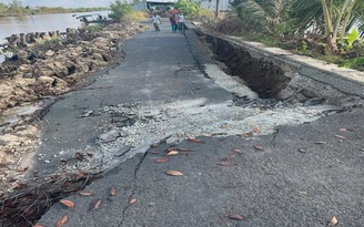 Đường mới nâng cấp tại Cà Mau bất ngờ sụt lún, gây chia cắt giao thông