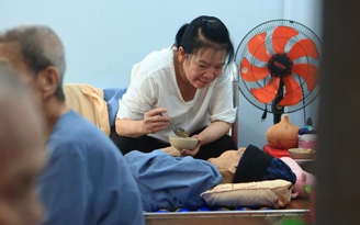 TP.HCM nhìn từ sông Sài Gòn: Ngôi chùa 30 năm cưu mang phận đời xế bóng