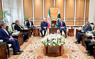 Mỹ, Iran bắt đầu đàm phán, ông Trump nói về eo biển Hormuz