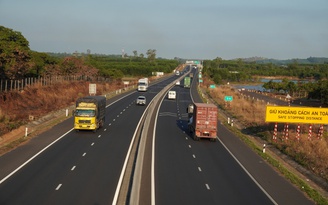 TP.HCM đề xuất miễn phí đường bộ, phí BOT với xe khách và xe chở hàng