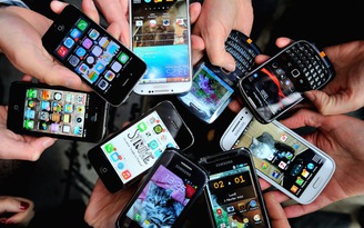 Vì sao smartphone trang bị màn hình LCD dần biến mất?