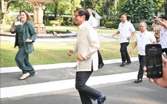 Bị đồn sức khỏe suy sụp, Tổng thống Philippines thách so tài xem ai khỏe hơn