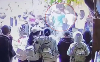 Nữ sinh lớp 7 bị nhóm nam sinh đánh hội đồng trước cổng trường: Công an vào cuộc