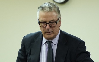 Alec Baldwin muốn nghỉ hưu sau vụ vô ý bắn chết người trên phim trường