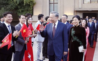 Tổng Bí thư, Chủ tịch nước Tô Lâm gặp gỡ cộng đồng người Việt tại Trung Quốc