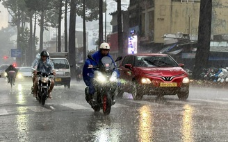 Hôm nay, mưa vàng giải nhiệt khắp nơi, cảnh báo giông sét, mưa đá