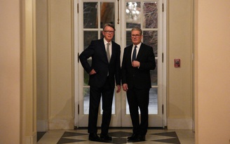 Thủ tướng Anh đối mặt sức ép từ chức sau vụ bổ nhiệm gây tranh cãi