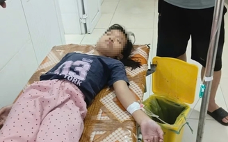 Nghệ An: Hơn 20 người nhập viện vì ngộ độc sau khi ăn bánh mì