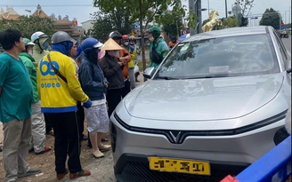 Điều tra vụ tài xế taxi tử vong trong ô tô trên đường Phạm Văn Đồng, TP.HCM