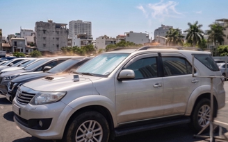 Nắng nóng: Trẻ bị bỏ quên trong ô tô có thể nguy kịch sau 15 phút