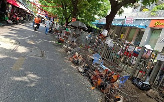 Buôn bán chiếm vỉa hè, lòng đường