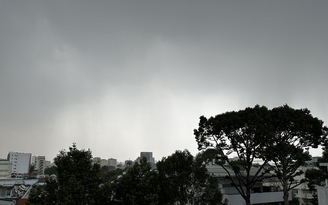 TP.HCM và miền Đông có mưa vàng giải nhiệt; nắng nóng cục bộ còn kéo dài