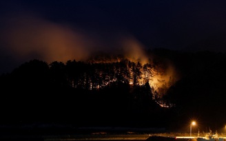 Nhật điều 1.500 lính cứu hỏa, quân nhân chữa cháy rừng đang lan rộng