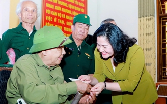 Trao quà của Tổng Bí thư, Chủ tịch nước tặng người có công