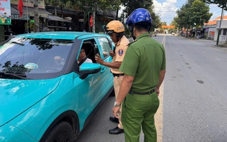 Dừng, đỗ xe trên đoạn đường không có biển cấm, tài xế vẫn có thể bị phạt