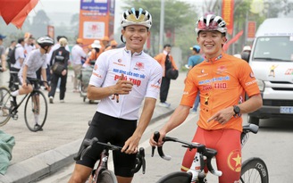 Cua rơ Quân khu 7 tạo bất ngờ ở khai màn Cúp xe đạp truyền hình TP.HCM