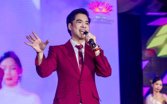 Ngọc Sơn ngẫu hứng khoe vũ đạo ở tuổi U.60
