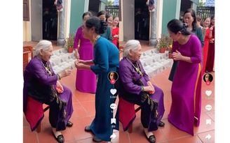 'Đánh dấu' tuổi 90, mẹ tặng vàng cho 9 người con