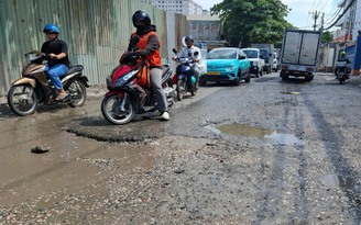 Đường xuống cấp cần sửa chữa