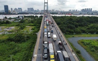 Điều tra vụ thi thể bé trai sơ sinh dưới chân cầu Phú Mỹ, TP.HCM