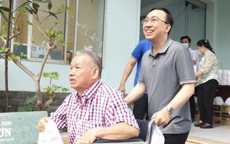 Hàng ngàn người dân TP.HCM hào hứng đi khám sức khỏe miễn phí