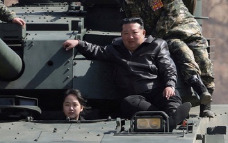 Tình báo Hàn Quốc: Con gái ông Kim Jong-un có thể kế vị cha trong tương lai