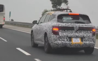 Ô tô mới của VinFast lộ diện trên đường thử, sắp trình làng Việt Nam