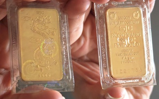 Rủi ro mua vàng gia tăng, lỗ ngay 4 triệu đồng/lượng