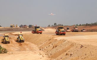 Phía sau đại công trường 3.245 tỉ tại sân bay Phù Cát có gì đặc biệt?