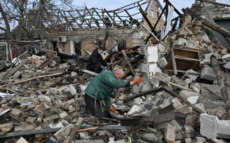 Chiến sự Ukraine ngày 1.506: Giao tranh UAV leo thang, Mỹ tính nới trừng phạt dầu Nga