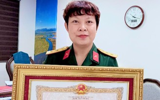 Đạo diễn ‘Mưa đỏ’ nói về áp lực sau khi nhận huân chương