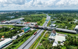 Vì sao trạm dừng nghỉ trên cao tốc vẫn chậm?