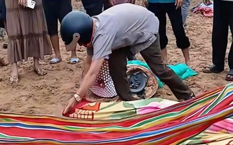 Đà Nẵng: Đang làm ruộng gặp mưa giông, người phụ nữ bị sét đánh tử vong