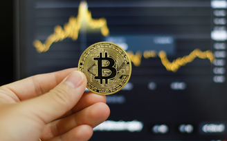 Giá Bitcoin hôm nay 14.5.2026: Thủng đáy 79.000 USD, 'cá voi' bán khống 70 triệu USD