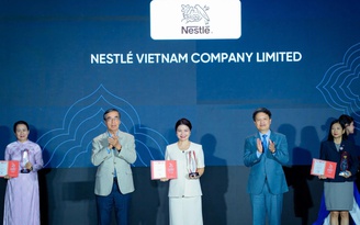 Nestlé Việt Nam nhận giải thưởng Rồng Vàng phát triển chuỗi giá trị nông nghiệp bền vững