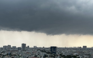 TP.HCM đã có 'mưa vàng' giải nhiệt