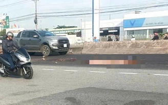 TP.HCM: Tai nạn liên hoàn trước công viên, 1 người tử vong